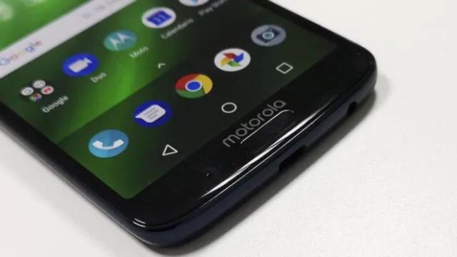 Motorola ya tendría listo su primer móvil sin notch.
