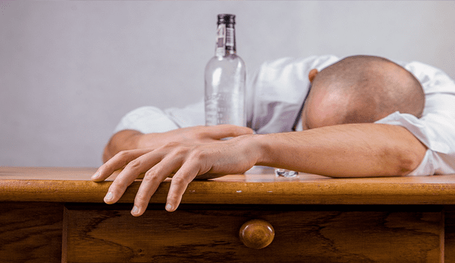 Mitos y verdades sobre la resaca: ¿Cómo aliviar el malestar tras consumo de alcohol? 