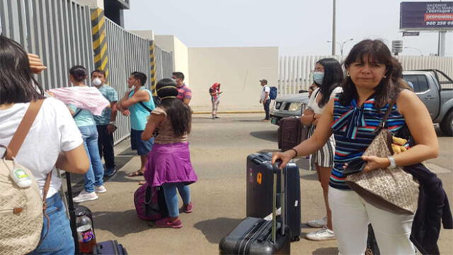 Pasajeros varados en Lima exigen abordar vuelo especial para volver a Arequipa