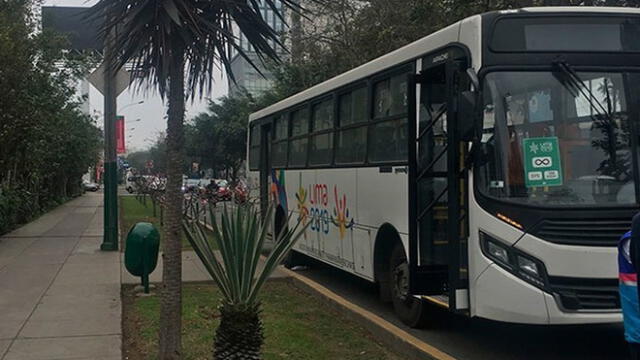 Choque entre bus y taxi ocurrió en la calle Punta del Este. (Fotos: Grupo La República)