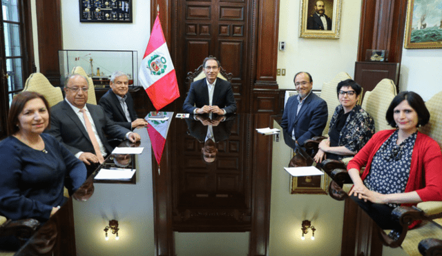 Martín Vizcarra se reunió con integrantes de Comisión de Alto Nivel de Reforma Política