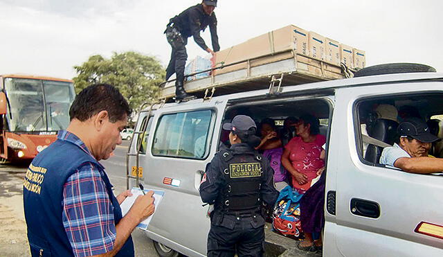 José Chávez dijo que cinco mil vehículos informales circulan a nivel regional