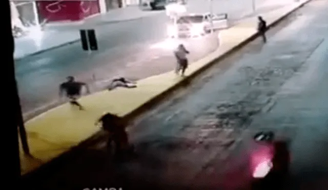 YouTube: Cámaras captan escalofriante crimen en plena calle de Brasil [VIDEO]