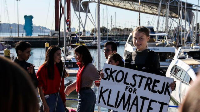 La adolescente enfrenta a los políticos mundiales por su indiferencia a la crisis ambiental. Foto: AFP
