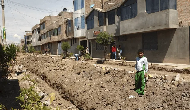 Huancayo: Obra de pistas y veredas deja sin agua potable a 50 familias
