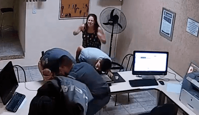Brasil: Policías salvan vida de bebé que se asfixiaba en comisaría [VIDEO]