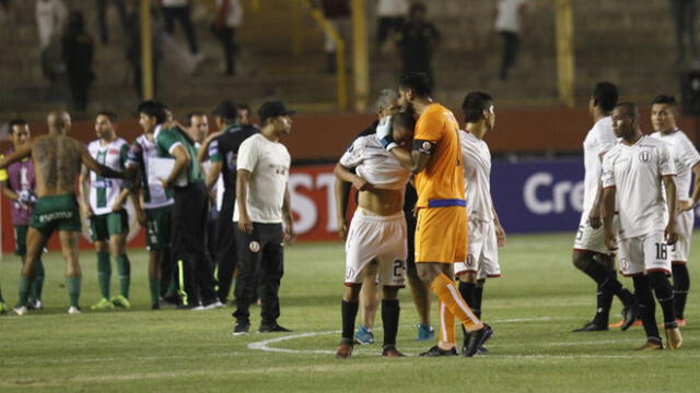 Universitario de Deportes: De la Cruz llora por la eliminación y es consolado por Raúl Fernández [VIDEO]
