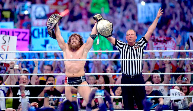 Daniel Brayan ganó los dos campeonatos más importantes de la WWE en WrestleMania 30. | Foto: WWE