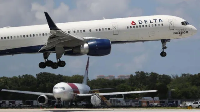 Dos aviones de Delta Air Lines colisionan en pista de aterrizaje