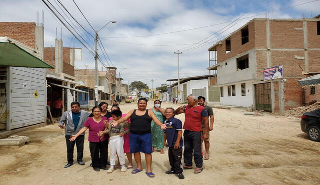 Pobladores exigen reincio de obras de pistas y veredas. Foto: Almendra Ruesta.