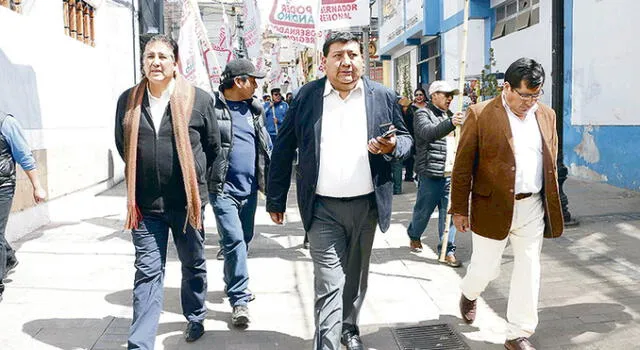 Etnocaceristas en Puno rechazan postulación de Alexander Flores al Congreso