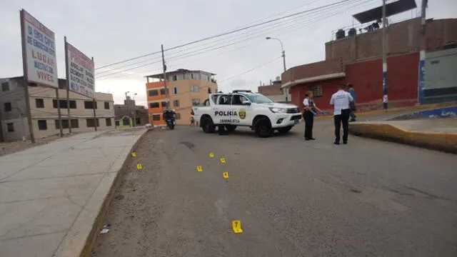 Peritos encontraron en el lugar cerca de 7 casquillos de bala. (Foto: Grace Mora / La República)