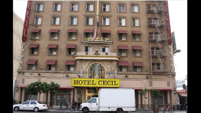 El hotel Cecil es conocido como el 'hotel maldito' debido a las historias que sucedieron en su interior. Foto: Twitter