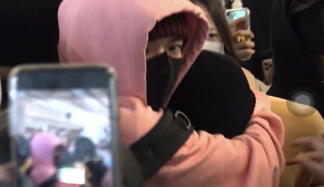 Los fans vienen identificando a los sasaengs que estuvieron acosando a ENHYPEN en el aeropuerto por medio de las redes sociales. Foto: Twitter