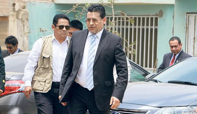 Represalia. Rubén Vargas señaló en su carta de dimisión que sectores opuestos al pase al retiro de oficiales vinculados a la corrupción y a la represión conspiraron en su contra.