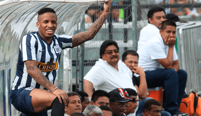 Jeffersfon Farfán confirmó que se va a retirar en Alianza Lima, el equipo de sus amores.