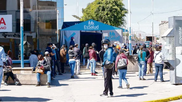 carencias. El Seguro tiene problemas por la distribución de oxígeno, ventiladores y personal para atender a pacientes.