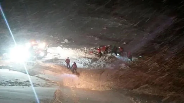 Esquiador fue rescatado tras pasar cinco horas enterrado bajo la nieve