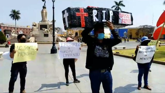 Un grupo llegó hasta la plaza de Armas. Foto: Captura de vídeo