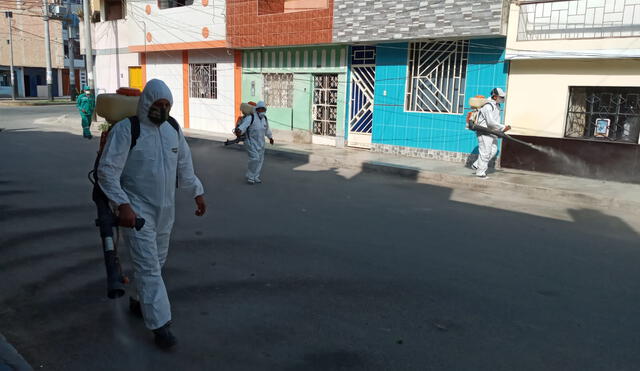 Desinfectan distrito de La Victoria de Chiclayo.
