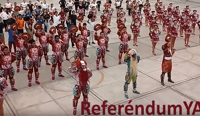 Caporales promueven referéndum con singular coreografía [VIDEO]