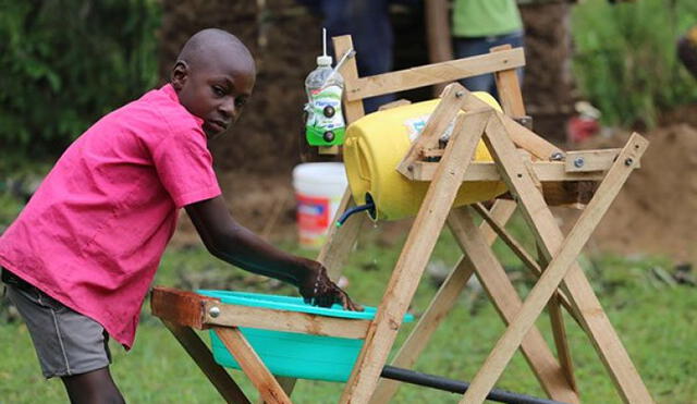 Stephen Wamukota ha sorprendido a todos con su ingenio para hacer retroceder al coronavirus. (Foto: Brian Ojamaa/Daily Nation)