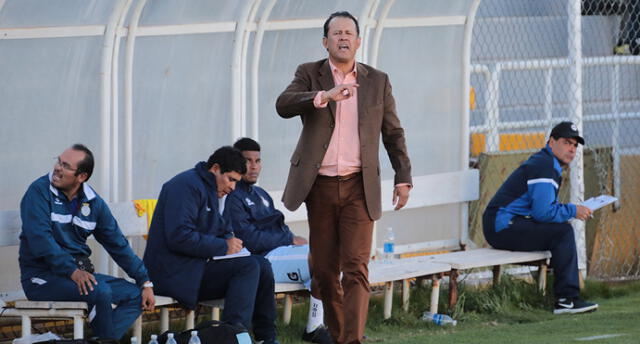 Real Garcilaso: Reynoso no confía en el árbitro Santiváñez  