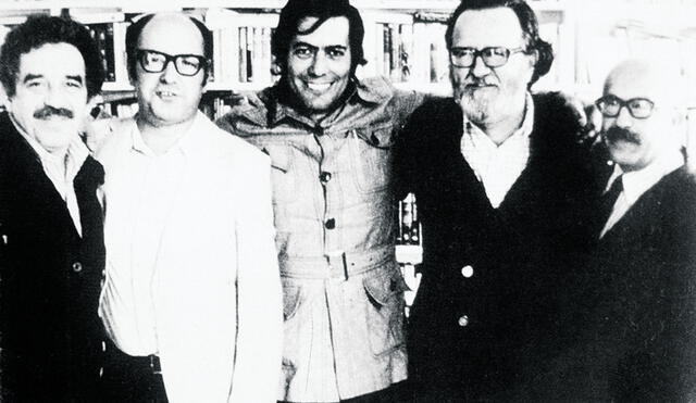 La generación. Gabriel García Márquez, Jorge Edwards, Mario Vargas Llosa, José Donoso y el guionista Ricardo Muñoz en una reunión en 1974.