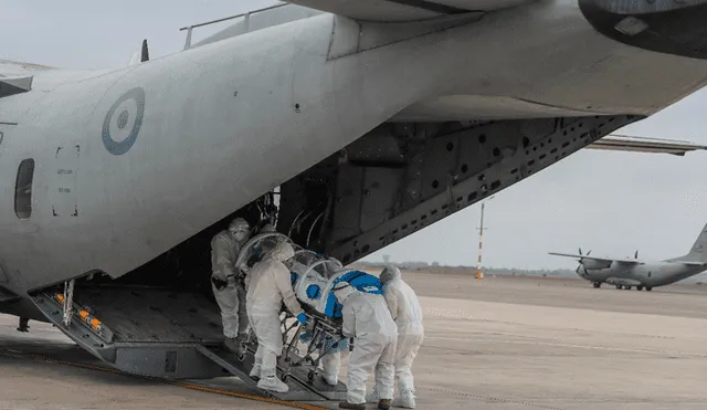 Fuerza Aérea trasladó a enfermero con COVID-19. Foto: Ministerio de Defensa