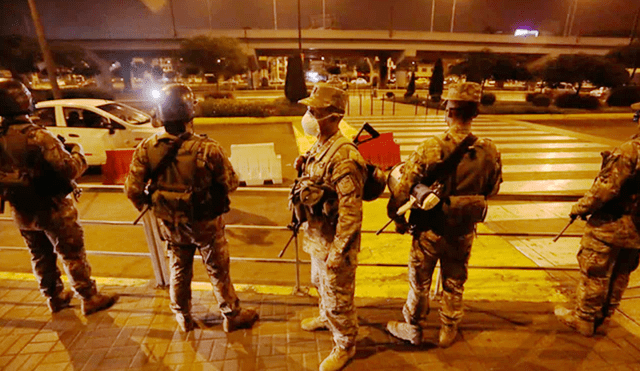 Miembros de las Fuerzas Armadas podrán usar uarmas no letales para protegerse de agresiones. Foto: Aldair Mejía/La República.