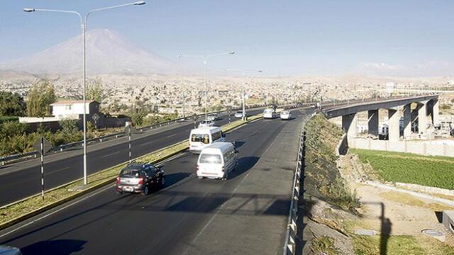 Arequipa: gobierno regional y municipios invierten canon minero en pistas y no en salud