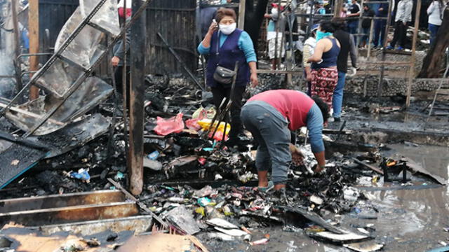 Algunos de los comerciantes llegaron desesperados al lugar para tratar de ingresar a rescatar sus pertenencias.