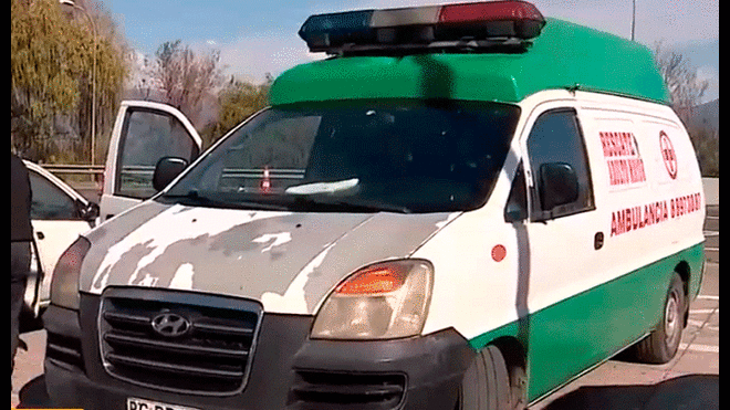 El furgón había sido pintado y confeccionado para simular un vehículo de salud. Foto: La Cuarta.