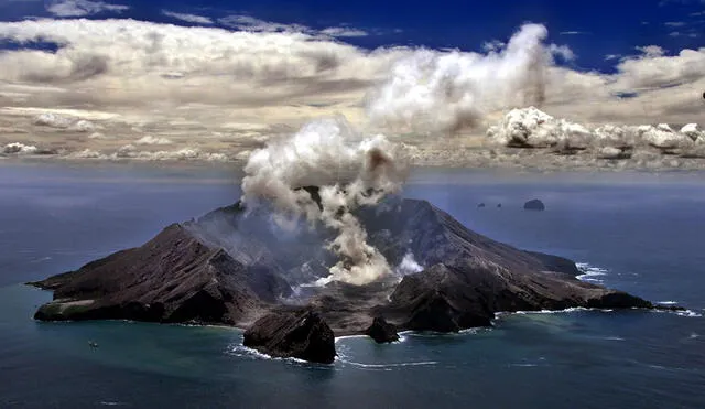 El balance de muertos por erupción volcánica en Nueva Zelanda se eleva a 18. Foto: AFP.