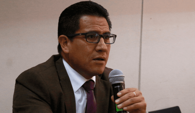 César Hinostroza: Amado Enco alerta que el Congreso es responsable de su fuga 