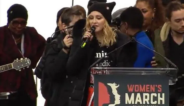 Madonna a Donald Trump: "He pensado en hacer explotar la Casa Blanca, pero escojo el amor"