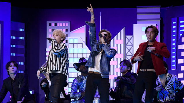BTS se presenta en escenario de los Grammy 2020.
