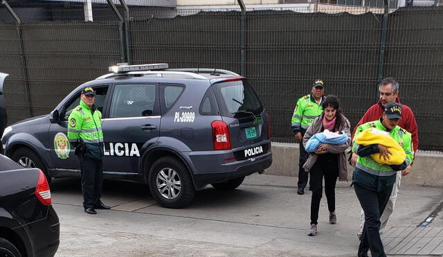 Detienen a pareja de chilenos cuando salía del país con bebés mellizos
