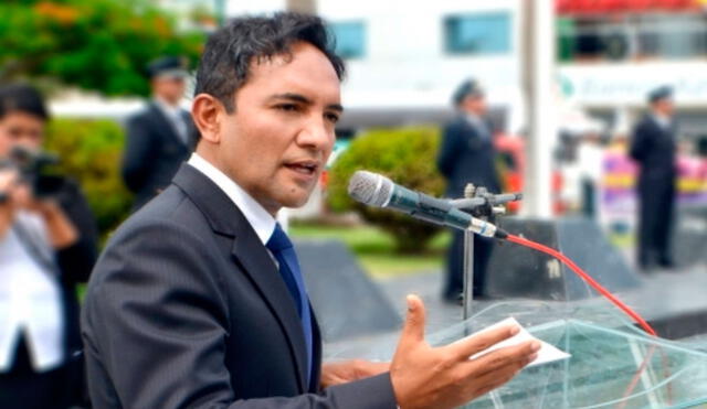 Alcalde de Nuevo Chimbote se salva de caso por presunta corrupción.