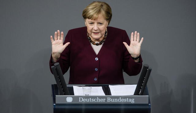 Angela Merkel pidió disciplina y solidaridad para enfrentar la pandemia de cara a las vacaciones de Navidad. Foto: Efe