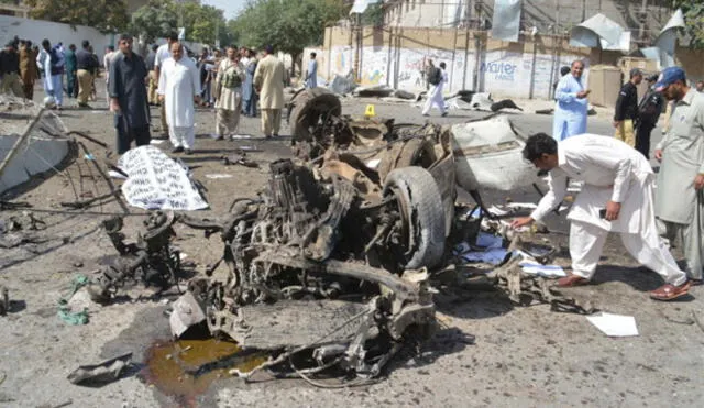 Pakistán: Doble atentado deja al menos 25 muertos y casi un centenar de heridos 