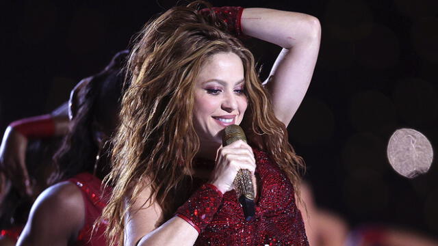 Shakira llegó al país durante su primera gira internacional y se presentó en la recordada 'Feria del Hogar'. (Foto: AFP)