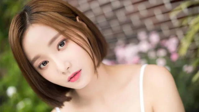 Desliza para ver más fotos de Yeonwoo. Créditos: Dispatch.