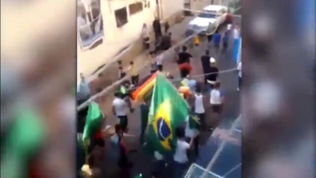 En Facebook: Hinchas brasileros realizan una “marcha fúnebre” por Alemania [VIDEO]