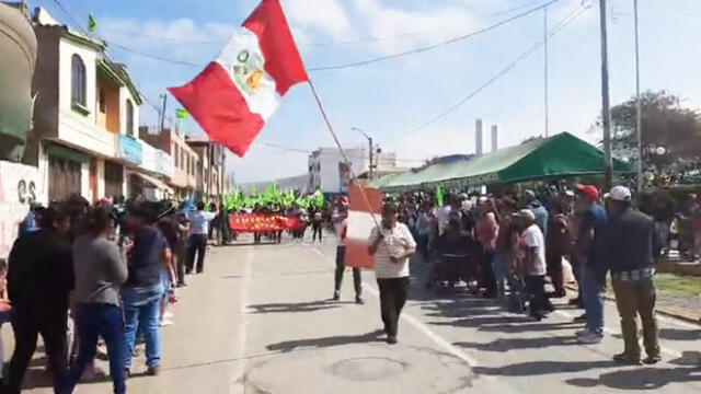 Ciudadanos organizaron un desfile por Fiestas Patrias