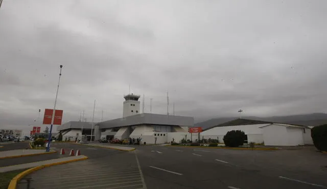 Retraso y cancelación de vuelos se registra en el aeropuerto Rodríguez Ballón de Arequipa 