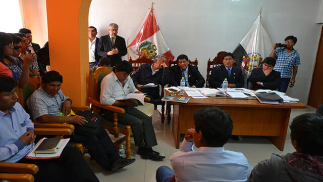 Arequipa: Alcalde de Paucarpata se salva otra vez de ser vacado