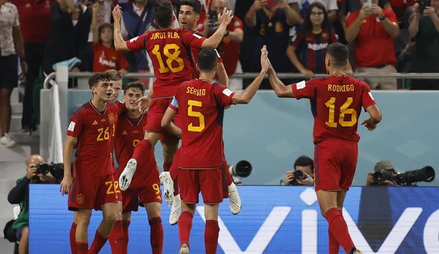 España debuta con un triunfo en el grupo E del Mundial. Foto: EFE