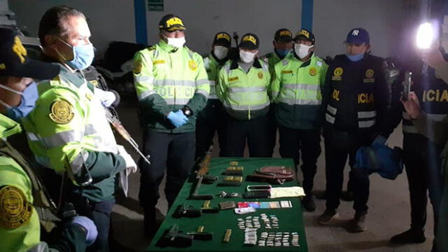 Policía incautó armas, municiones, documentos y hasta un vehículo a banda delincuencial en Puno.