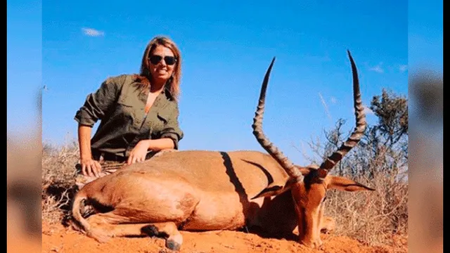 Cazadora come carne de jirafa que mató y asegura que es "deliciosa"